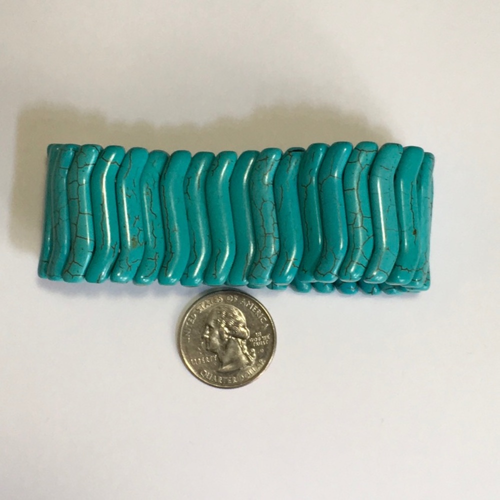 Turquoise Wave Stone Stretch Bracelet. NWT - Picture 2 of 4